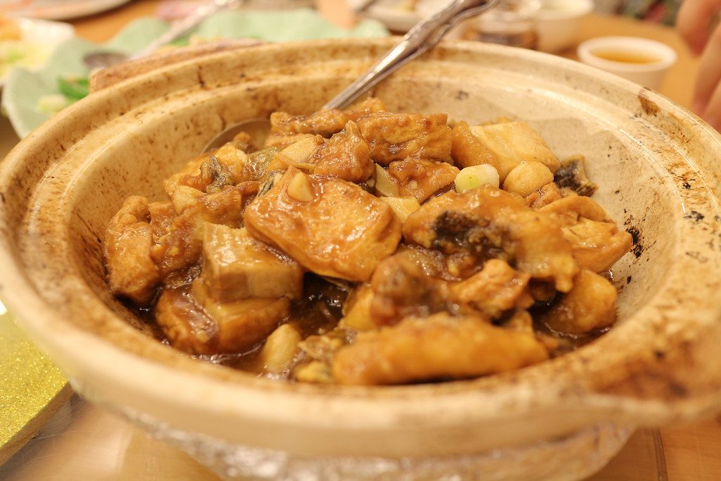 Hong Kong Chicken Pot cultural icon